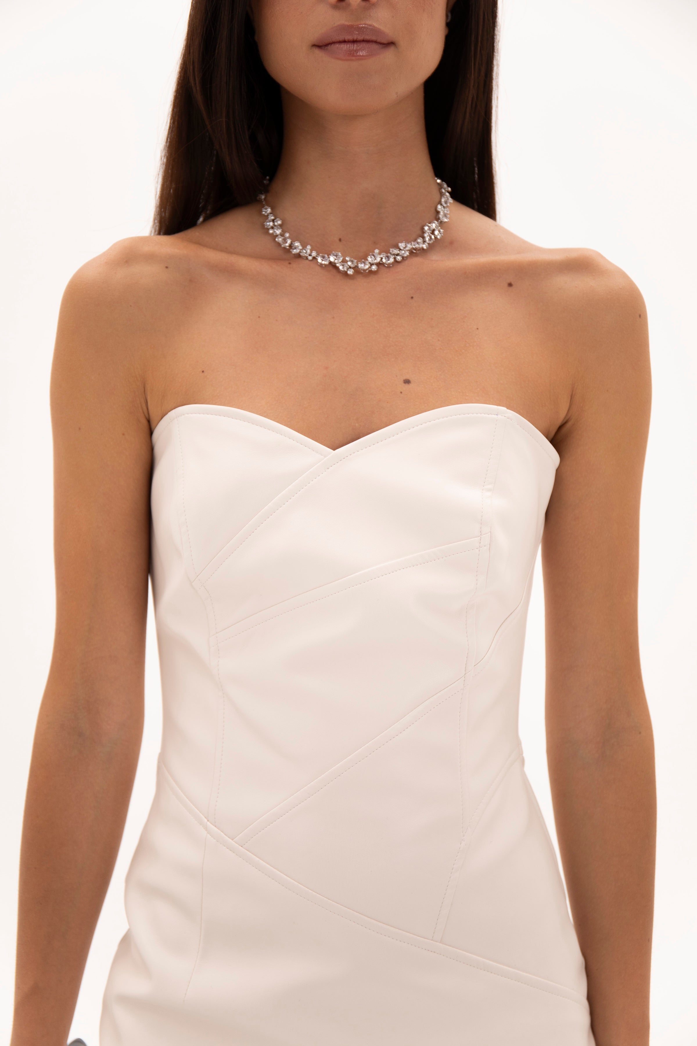 Close Line Mini White